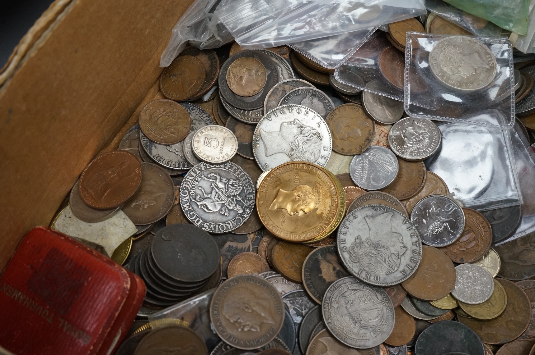 A large collection of mixed world coins, and replica coins
